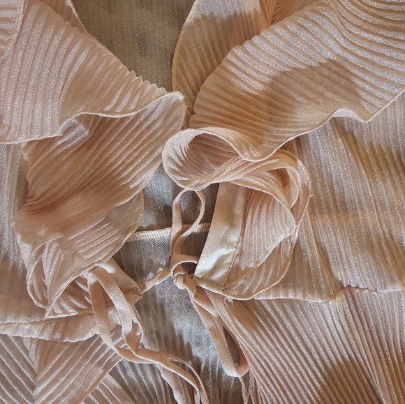 pink Ruffle rap top - Picture 4 of 10